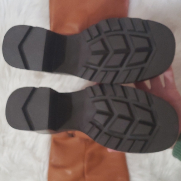 BNIB Steve Madden Gyrate Cognac Boots - Picture 7 of 8